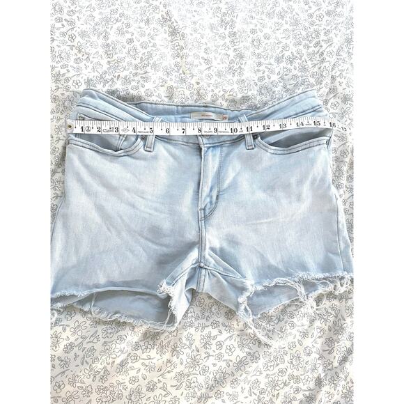 Levi’s 711 Skinny Cutoff Denim Shorts Women’s 29 Light Wash - Picture 3 of 8